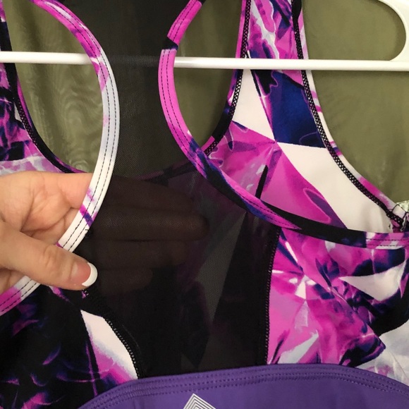 Lularoe - Rise Collection - Invincible Sports Bra - Picture 3 of 6